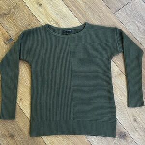 EUC Banana Republic Factory Sweater